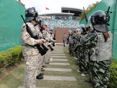 东莞彩弹野战:列队