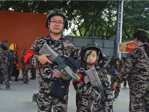 东莞亲子活动套餐推荐：亲子闯关，刺激真人CS野战！