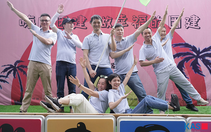 凝心聚力拓展训练